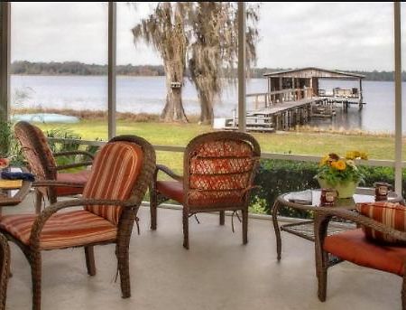 Hampton Lake Bed And Breakfast Starke Exterior photo